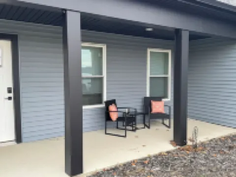 Close to Everything-Tucked Away from the Noise. A Brand-New, Blissful Stay.