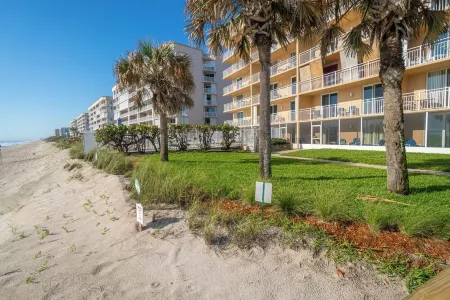 Beachfront Vacation Rental, Beautiful Views from the 1st story.