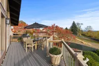 Spacious 5bedroom house with beautiful views of Spokane River & centennial trail