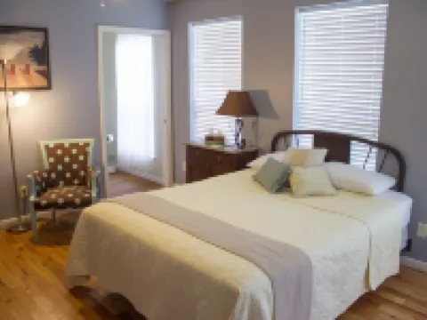 Baker Ford Apartment - Cheerful vintage 1 bedroom 瑟西縣酒店