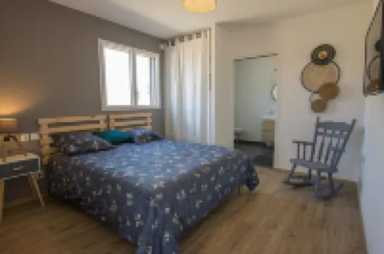 Modern house with great facilities and a large jacuzzi