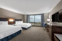 Hampton Inn & Suites Fort Wayne Downtown - parking