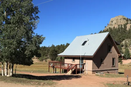 Aspen Grove Mtn Cabin: 4acres, Eleven Mile Village,30min to town, No CLtion Fees