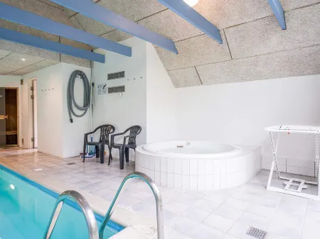 10 Person Holiday Home in Norre Nebel Отели в г. Norre Nebel