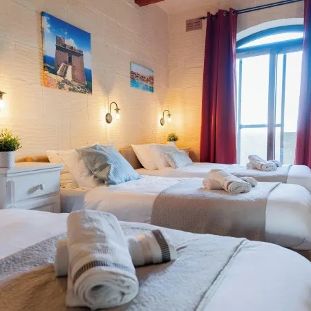 Villa Savona Sleeps 7 with Private Pool
