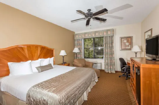 Baymont by Wyndham Asheville/Biltmore Village Отели рядом с достопримечательностью «Оверлук Виллидж»