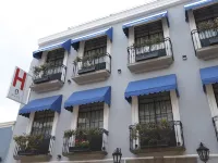 Hotel Diana Hotels near Amparo Museum