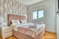 Azure Apartments Hotel a Budua