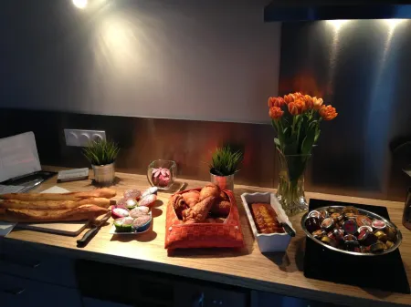 Demeure & Dépendance - Chambres d'hôtes Depuis 2012 Отели в г. Тассен-ла-Деми-Люн