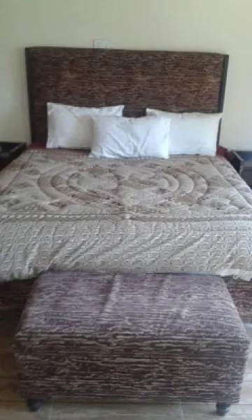Red Onion Hotel & Restaurant