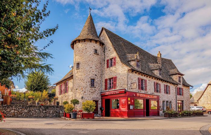 Demeures & Châteaux Auberge de la Tour - Hôtel & Restaurants - Marcolès Auvergne