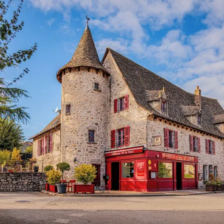 Demeures & Châteaux Auberge de la Tour - Hôtel & Restaurants - Marcolès Auvergne