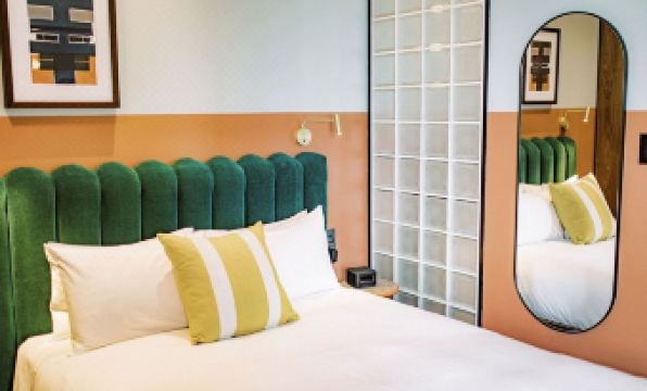 Stay at Hotel Steyne