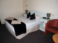 Grand Tasman Hotel Hotels in Charlton Gully
