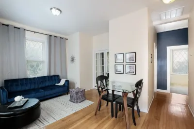 518 | 10% OFF | Updated 1BR in Historical Home | Complete Amenities & Fast WiFi