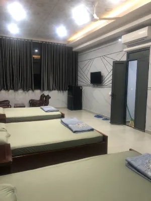 Nhà nghỉ A & Em Các khách sạn gần Khu Du lịch Thác Mai