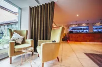 De Vere Cotswold Water Park - bar