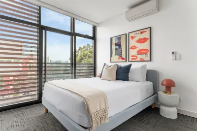 King Street Apartments by Urban Rest Hotels near Funky Monkey cafe at Newtown
