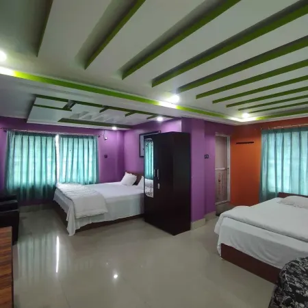 Raj Hotel