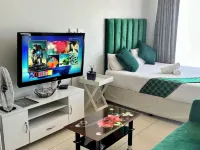Mowetu Guest House Hotels in Plattekloof 3