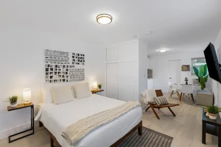 Lake Ridge Villa Отели рядом с достопримечательностью «Museum of Discovery and Science»