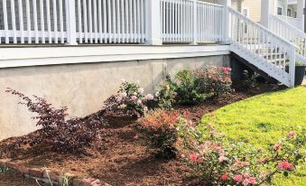 Recently Renovated Chic Durham Farmhouse