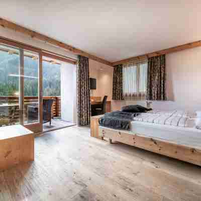 Hotel Cristallo - Wellness Mountain Living Rooms