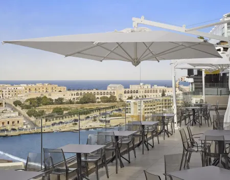 Holiday Inn Express Malta Отели в г. Сент-Джулианс