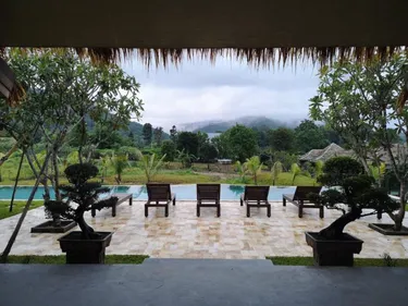 รูปภาพของไฮด์อะเวย์