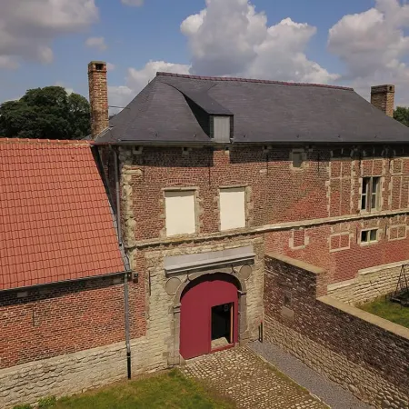 Gîte Ferme d'Hougoumont Отели рядом с достопримечательностью «Музей Веллингтона»