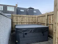 Beautiful Modern Open Plan Living with Hot Tub Hotels in Kinross