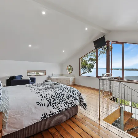 Wheelhouse Apartments Ξενοδοχεία στην πόλη Strahan