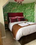 Ramsey House - Luxury Licensed B&B - Parking and Guest Lounge