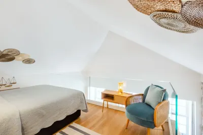 Porto Loft Living Hotels near Cemetery of Prado do Repouso
