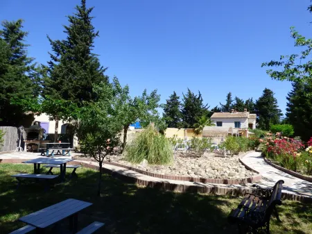 Le Gîte du Festival Sud Aqua - Avignon TGV Отели рядом с достопримечательностью «Mairie d'Avignon»