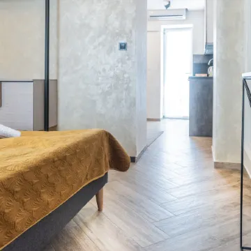 L&B Amphitheater Apartments