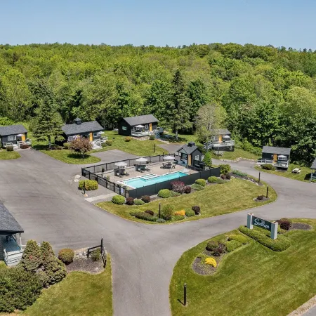 Seascape Motel & Cottages