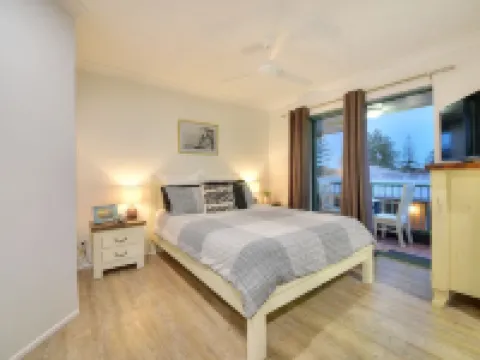 Pacific Place Apartments Hotels in Bilinga