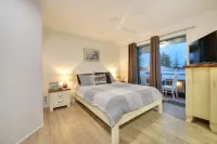 Pacific Place Apartments Hotels in Bilinga