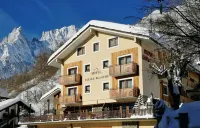 Hotel Vallée Blanche Courmayeur Hotels near Skyway Monte Bianco