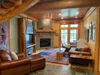 Cayuga Lodge