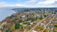 Walk to the Waterfront! the Hobbit House Hotels in Tacoma