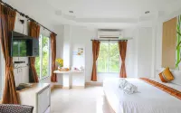 Eitanic Resort Hotels near Ratchaburi Railway Station