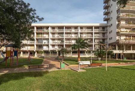 Agaró Cambrils Apartments Отели рядом с достопримечательностью «Platja Cambrils»