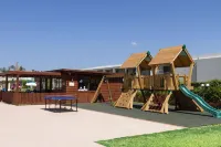 Asterias Beach Resort - Parking
