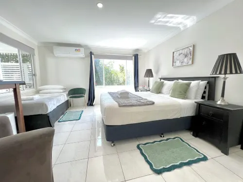 North Ryde Guesthouse Отели в г. Ryde