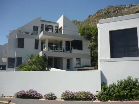 185 on Beach Boutique Suites