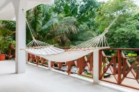 Villa Massis Luxury Jungle Villas Hotel a Bullet Tree Falls