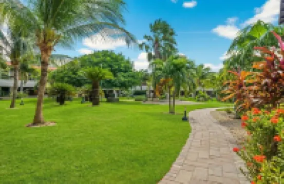 Eagle Beach Luxury House, Walking Distance to the Beach