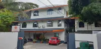Queen's Comfort Inn Hotels near Emperor Valley Zoo